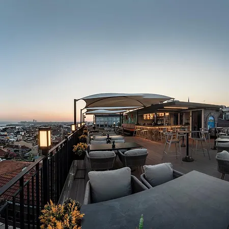 Aprilis - Special Category 4* Istanbul