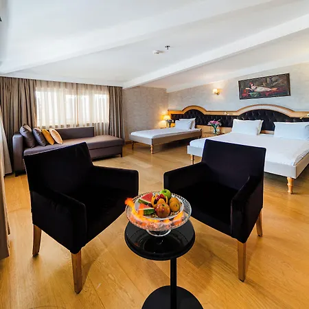 Aprilis - Special Category 4* Provincia di Istanbul