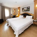 Aprilis - Special Category Otel