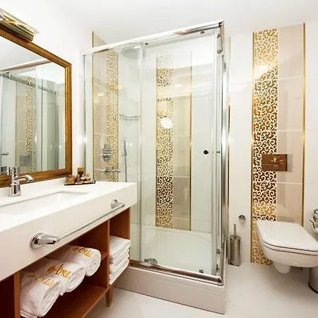 Aprilis - Special Category Hotel