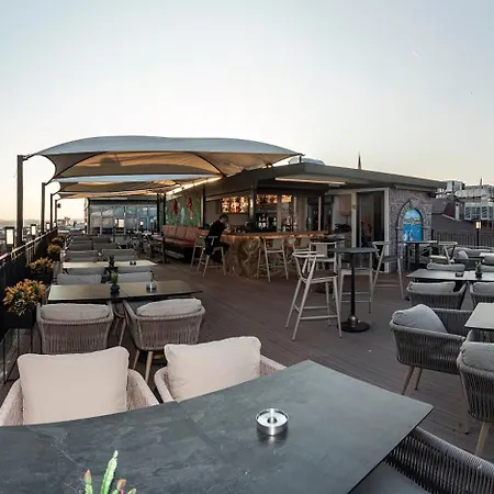 Aprilis - Special Category 4* Istambul