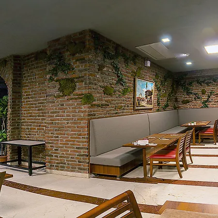 Hotel Aprilis - Special Category