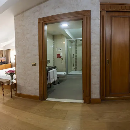 Aprilis - Special Category 4* Istanbulská provincie