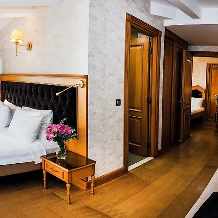 Aprilis - Special Category 4* Istanbulská provincie