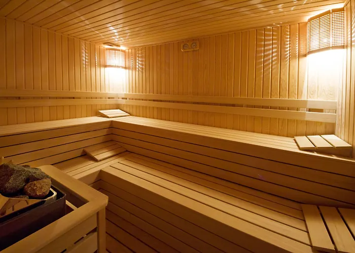 Aprilis - Special Category 4* Istanbul